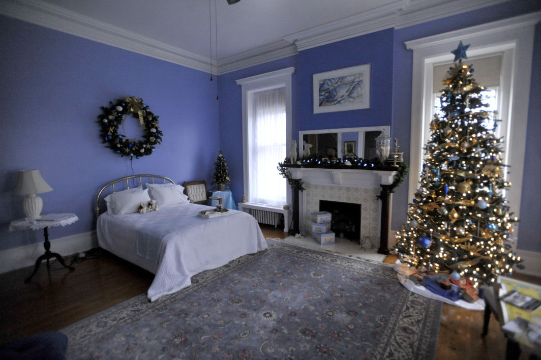 Holidays in the Mansion